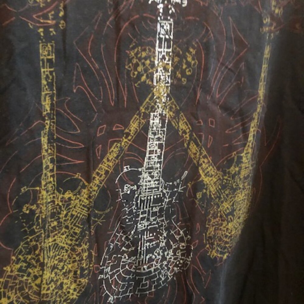 Ink Inc Brand Men's Guitar graphic Short Sleeved T shirt. Size L